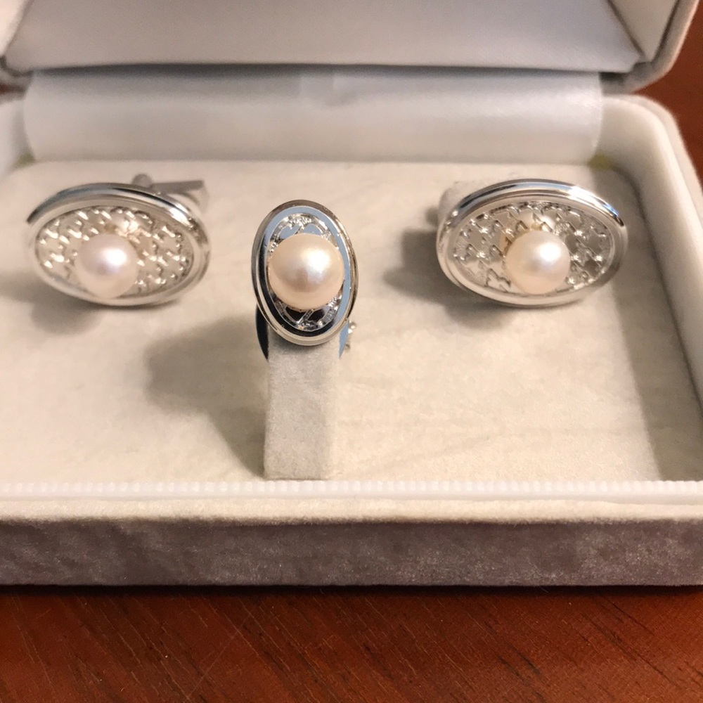 VTG Silver & Faux Pearl Cufflink and tie pin set